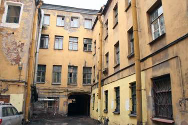 Большая Подьяческая, Подъяческая улица, 1, набережная канала Грибоедова, 84, двор